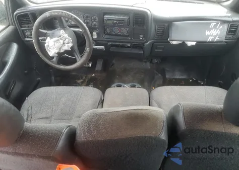 2001 Chevrolet Silverado C1500 из США, поврежденный, VIN 2GCEC19W811335152